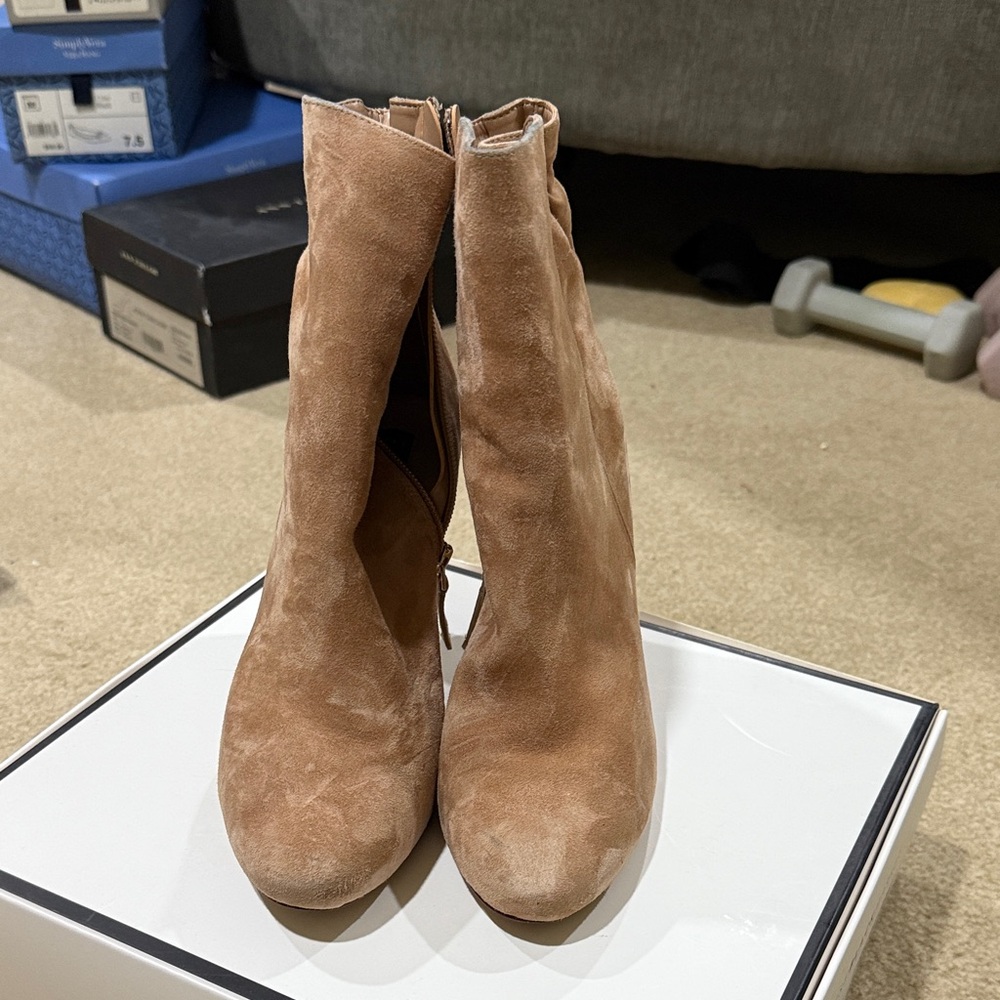 White House Black Market Brown Suede Heeled Boots size 7.5M - Picture 4 of 6